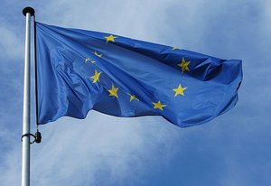 Europaflagge im Wind. Foto: Wandersmann/Pixelio Europaflagge im Wind. Foto: Wandersmann/Pixelio