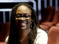Portraitfoto der Schriftstellerin Sharon Dodua Otoo. Foto: Francis Oghuma Portraitfoto der Schriftstellerin Sharon Dodua Otoo. Foto: Francis Oghuma