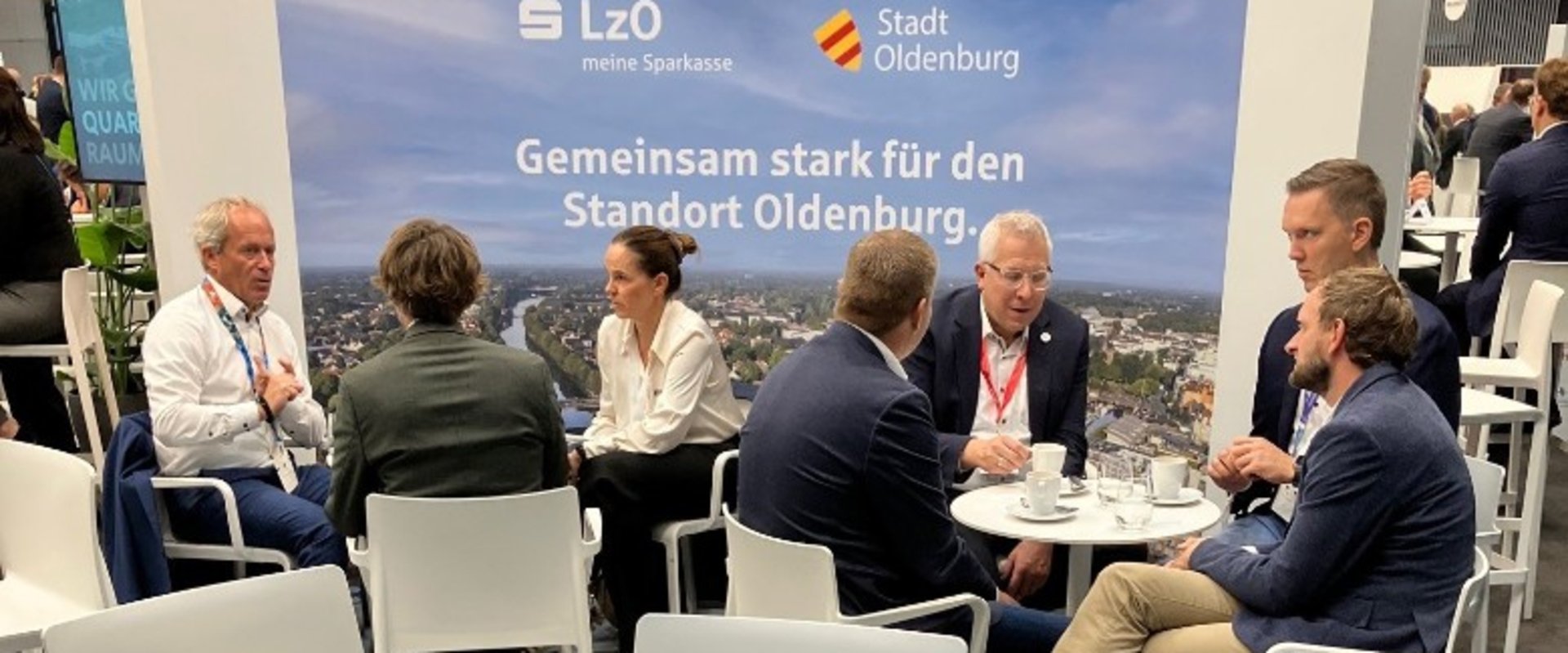 Während der Messe fanden viele Beratungsgespräche auf dem Gemeinschaftsstand statt. Foto: Stadt Oldenburg