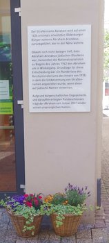 Die Informationstafel zur Straße Abraham ist jetzt an der Gaststraße 27 zu finden. Foto: Stadt Oldenburg