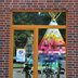 Vorschau: Tipi-Spiegelung in den Fenstern des Stadtteiltreffs Kreyenbrück. Foto: Werner Ufferhardt.
