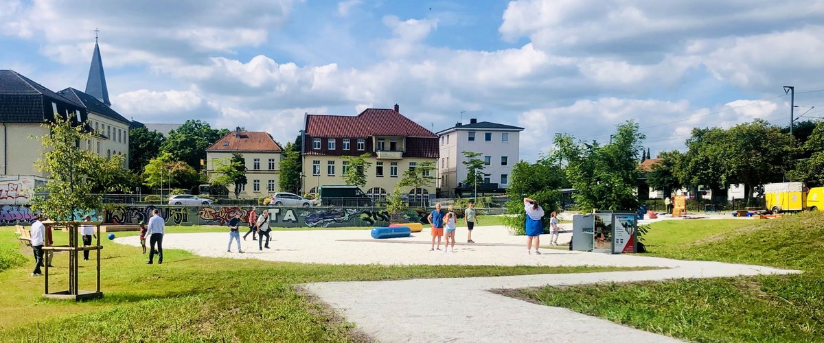Menschen auf der neuen Freizeitfläche. Foto: Stadt Oldenburg