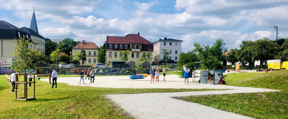Menschen auf der neuen Freizeitfläche. Foto: Stadt Oldenburg