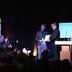 Vorschau: Oberbürgermeister Krogmann überreicht Étienne Haan die Urkunde für den Oldenburger Kompositionspreis. Foto: Mohssen Assanimoghaddam