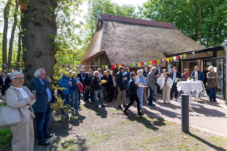 Sascha Stüber Viel los bei der Eröffnung des Bürgerhauses. Foto: Sascha Stüber