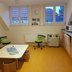 Vorschau: Gruppentisch mit Kinderstühlen in der Küche. Foto: Stadt Oldenburg