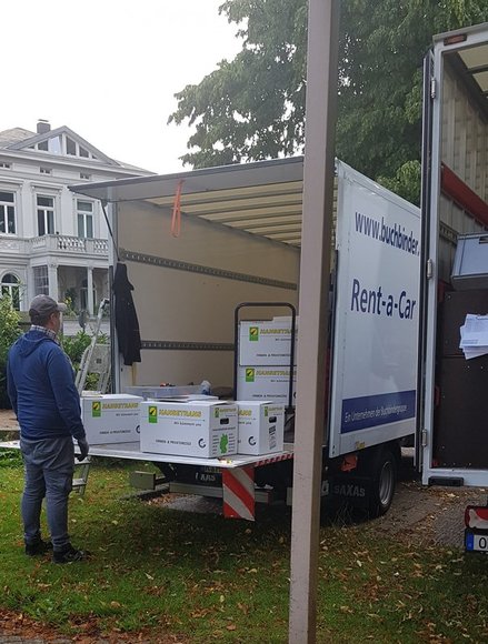 Viele Kartons finden im Umzugswagen Platz. Foto: Stadt Oldenburg