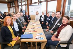 Teilnehmer des 2. Fachkräfte-Forums. Foto: Mohssen Assanimoghaddam Teilnehmer des 2. Fachkräfte-Forums. Foto: Mohssen Assanimoghaddam