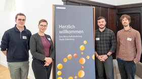 Referentinnen und Referenten bei der Veranstaltung. Foto: Sascha Stüber