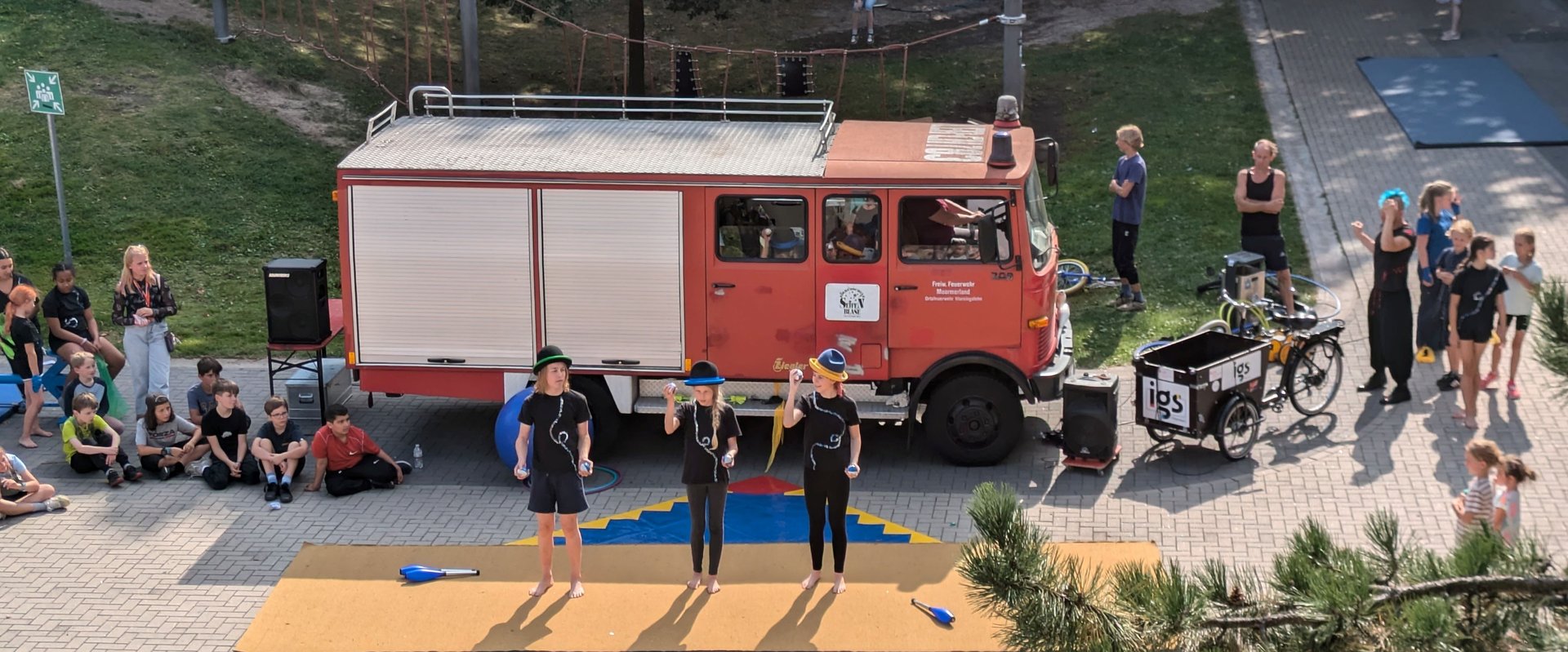 Auftritt der Zirkus AG beim Schulfest. Foto: IGS Flötenteich