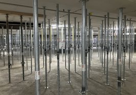 Drehsteifen unter der Zwischendecke. Im nächsten Schritt wird die Stahlkonstruktion eine Etage höher eingebaut. Foto: Stadt Oldenburg