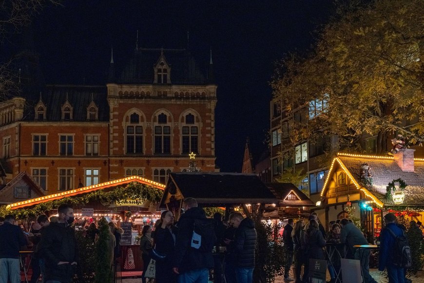 Schwarzwaldschänke und Ludewigts Feuerzangenbowle auf dem Lamberti-Markt 2021. Foto: Sascha Stüber