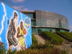 EWE-Arena mit Wandbild. Foto: Andy Christ / pixelio.de