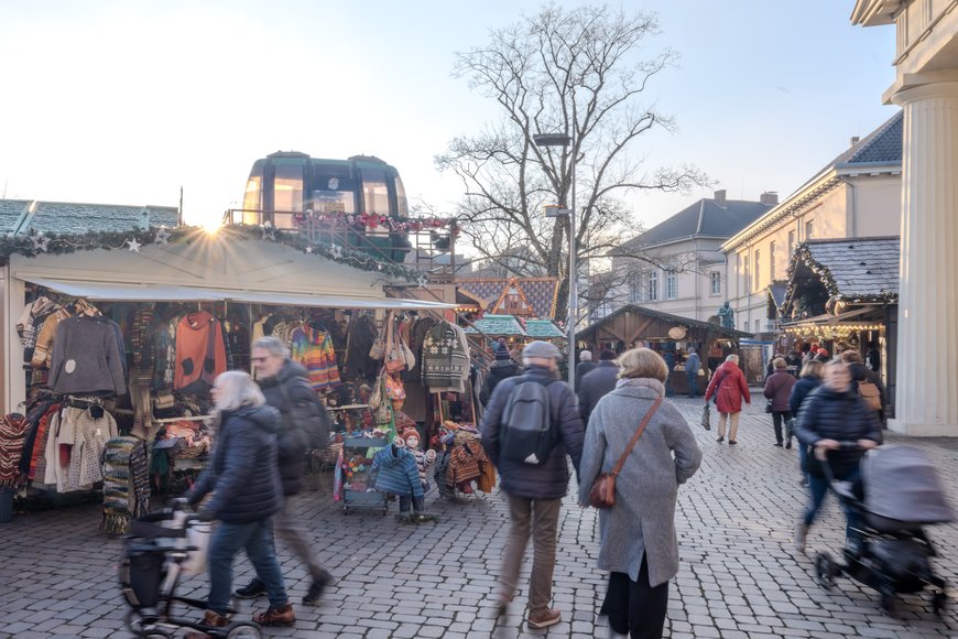 Blick über den Schloßplatz beim Lamberti-Markt 2025. Foto: Sascha Stüber