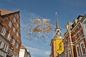 Glitzernde 25 zwischen Lappan und gegenüberliegender Bebauung. Quelle: OTM/Verena Brandt