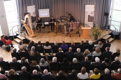 Die Uraufführung von der Komposition von Sarah Nemtsov. Foto: Jörg Hemmen