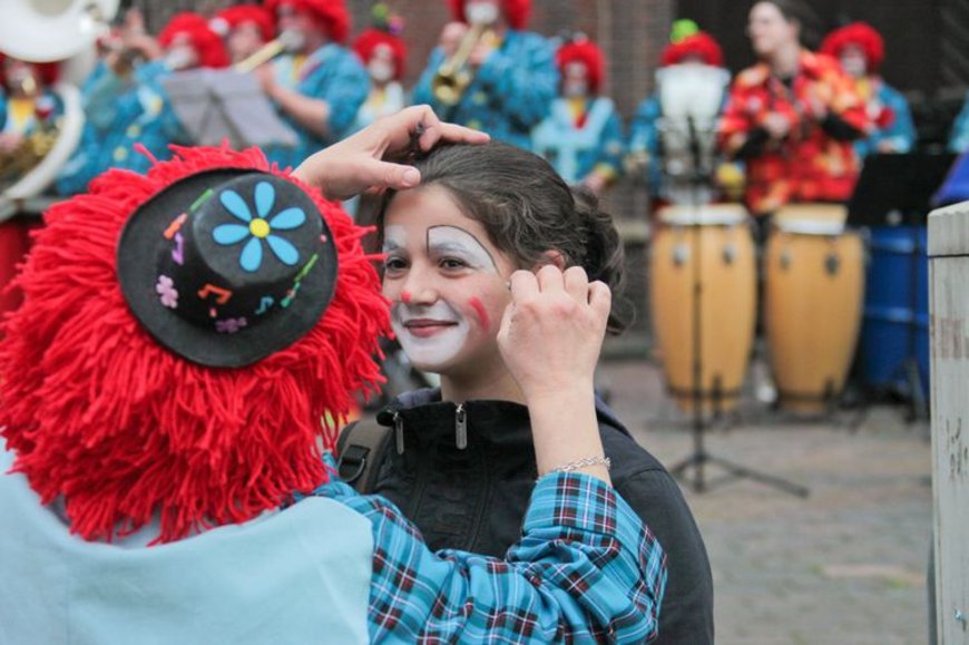 Musikmarathon: Konzert auf dem Schlossplatz. Foto: Hergen Griesbach/CeWe Color