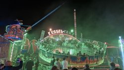Der Kessel-Tanz auf dem Kramermarkt 2025. Foto: Sascha Stüber Der Kessel-Tanz auf dem Kramermarkt 2025. Foto: Sascha Stüber