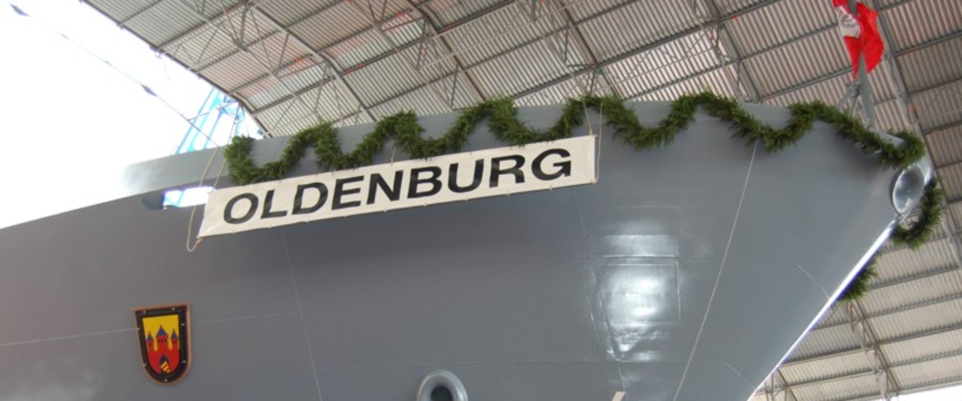 Schriftzug "Oldenburg" auf der Korvette Oldenburg. Foto: Stadt Oldenburg