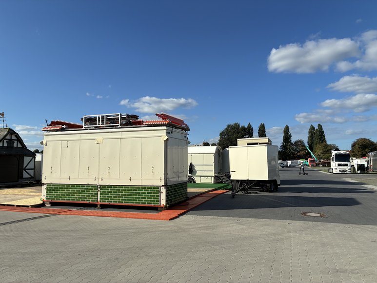 „Die Wurstbude“ beim Aufbau am 22. September 2026. Foto: Stadt Oldenburg