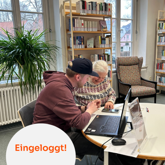 Ob Jung oder Junggeblieben: Bei der Oldenburger Eingeloggt Woche gibt es kostenlose Vorträge und Workshops rund um Digitalisierung, unter anderem auch zum richtigen Umgang mit Smartphone und Laptop (Archivbild aus 2024). Foto: Stadt Oldenburg Foto: Stadt Oldenburg