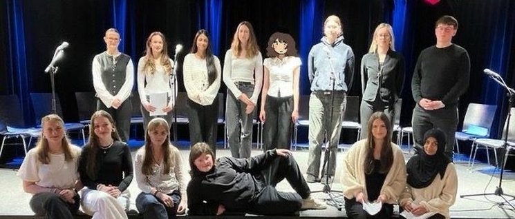 Gruppenbild der Schülerinnnen und Schüler. Foto Literaturhaus Oldenburg