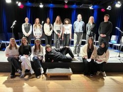 Gruppenbild der Schülerinnnen und Schüler. Foto Literaturhaus Oldenburg