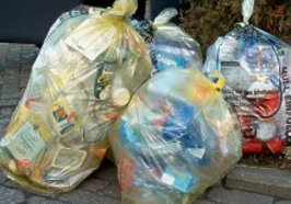 Gelbe Säcke stehen an der Straße. Foto: Stadt Oldenburg