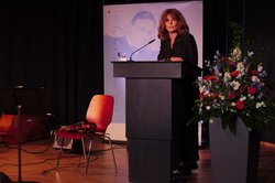 Jurypräsidentin Prof. Dr. Dagmar Freist am Rednerpult. Foto: Jörg Hemmen Jurypräsidentin Prof. Dr. Dagmar Freist am Rednerpult. Foto: Jörg Hemmen