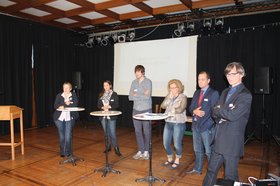Teilnehmende des Podiumsgesprächs (von links nach rechts): Susanne Jungkunz, Laura Mattick, Peter Tiedeken, Christiane Cordes, Dr. Friedrich Scheele, Jörg Kowollik. Foto: Jugendkulturarbeit e.V.