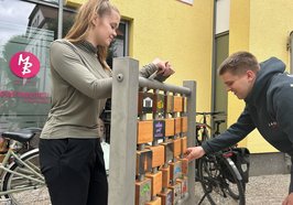 Das Spielgerät „Merk-Dir-was“ im Bereich Bergstraße/Nikolaigang bringt beim Innenstadtbesuch Spaß für Junge und Junggebliebene. Foto: Stadt Oldenburg