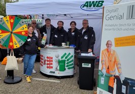 Wochenmarktstand mit AWB-Team. Foto: Stadt Oldenburg