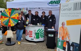 Wochenmarktstand mit AWB-Team. Foto: Stadt Oldenburg
