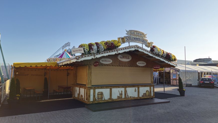 Hanslas Schlemmergrill beim Aufbau auf dem Kramermarkt am 23. September 2025. Foto: Stadt Oldenburg