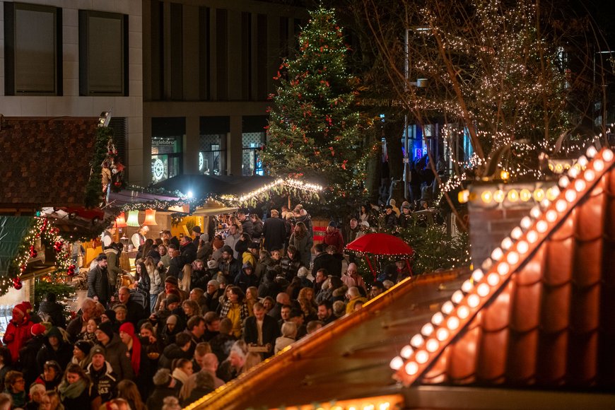 Sascha Stüber Blick über den Schloßplatz beim Lamberti-Markt 2025. Foto: Sascha Stüber