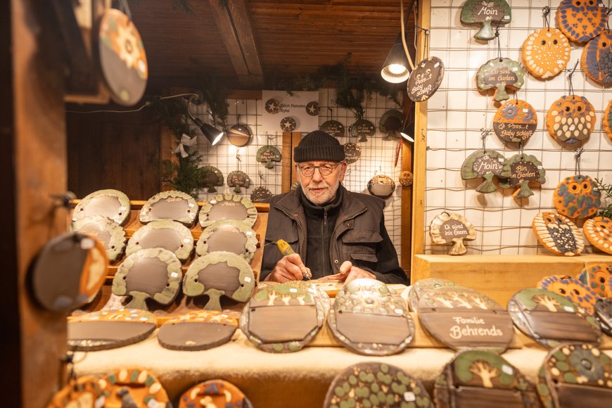 Handgearbeitete Keramik- und Tonarbeiten auf dem Lamberti-Markt 2024. Foto: Sascha Stüber