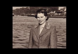 Irmgard Tantzen leitete ab 1955 mehr als 30 Jahre lang die Stadtbibliothek Oldenburg – hier 1958 bei einer Exkursion zur Bremer Stadtbücherei. Foto: Stadt Oldenburg