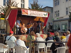Mittagskonzert mit dem Ensemble Triange auf dem Julius-Mosen-Platz. Foto: Stadt Oldenburg