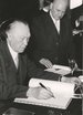 Konrad Adenauer (im Hintergrund der damalige Oberbürgermeister Willi Trinne).
