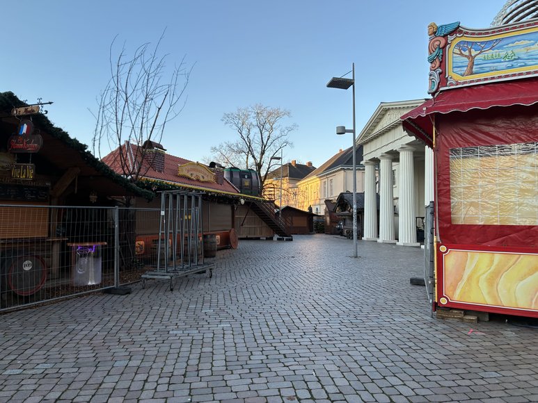Der Lamberti-Markt-Aufbau auf dem Schloßplatz am 20. November 2025. Foto: Stadt Oldenburg