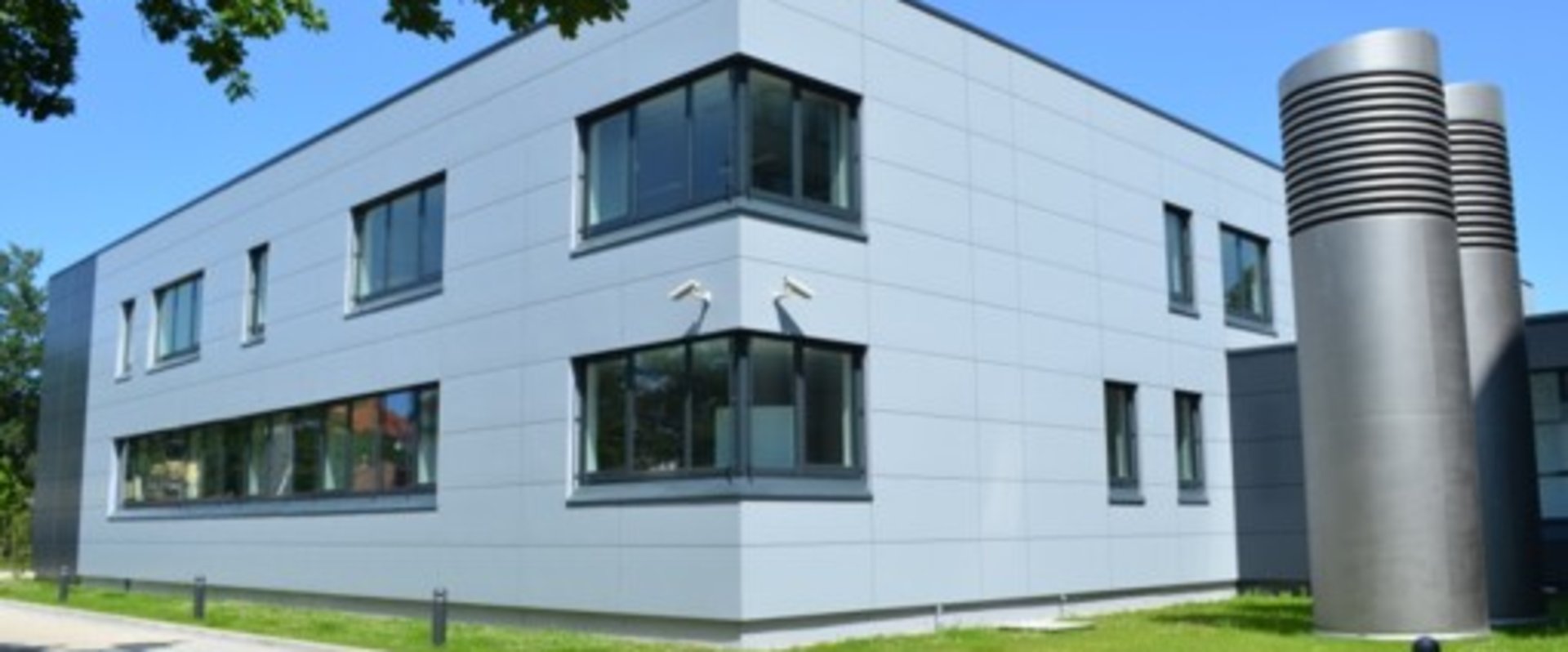 Außenansicht der Kooperativen Großleitstelle Oldenburg. Foto: Polizeidirektion Oldenburg