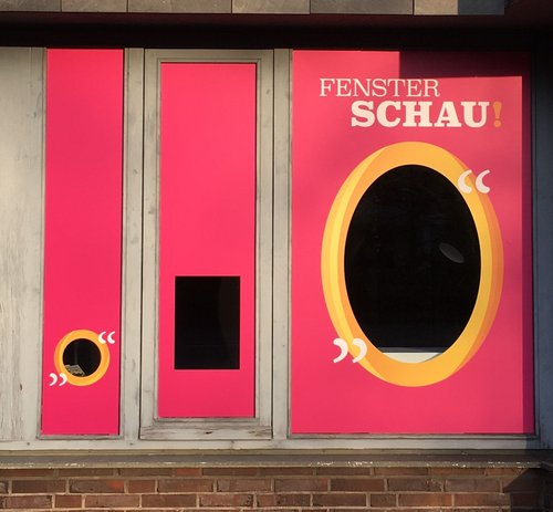 Zum Hineingucken: In seinem Schaufenster der Stadtgeschichte präsentiert das Stadtmuseum bis zum 31. Dezember 2020 einzelne Objekte aus der Sammlung des Museums. Foto: Stadt Oldenburg