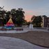 Vorschau: Das Tipi auf dem Klingenbergplatz im Sonnenuntergang. Foto: Stadt Oldenburg