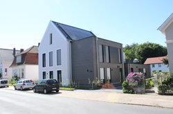 Lambertistraße 13 Neubau Mehrfamilienhaus, Blickrichtung Osten. Foto: Stadt Oldenburg Lambertistraße 13 Neubau Mehrfamilienhaus, Blickrichtung Osten. Foto: Stadt Oldenburg