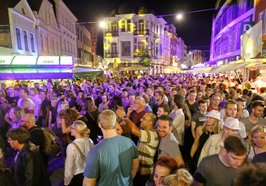 Stadtfest-Treiben auf der Langen Straße mit Blick auf das Leffers-Eck. Foto: E&M Marketing