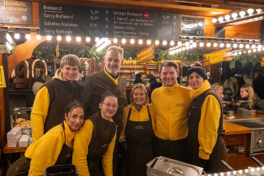 Hansla's „Schlemmerhütte für Grillspezialitäten“ auf dem Lamberti-Markt 2024. Foto: Sascha Stüber