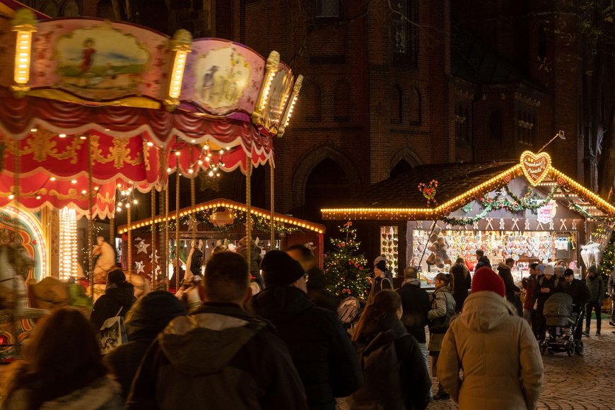 Blick auf das Märchenkarussell auf dem Lamberti-Markt 2022. Foto: Sascha Stüber