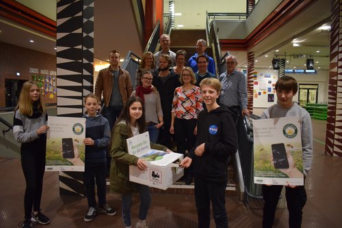 An vier Oldenburger Schulen werden alte Handys gesammelt. Kooperationsprojekt von AWB und NABU kommt Insekten zu Gute. Foto: Stadt Oldenburg.