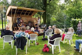 Mittagskonzert mit Martin Flindt & Friends in den Wallanlagen. Foto: Stadt Oldenburg