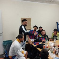 Letzte taktische und offenbar lustige Anweisungen. Foto: Stadt Oldenburg